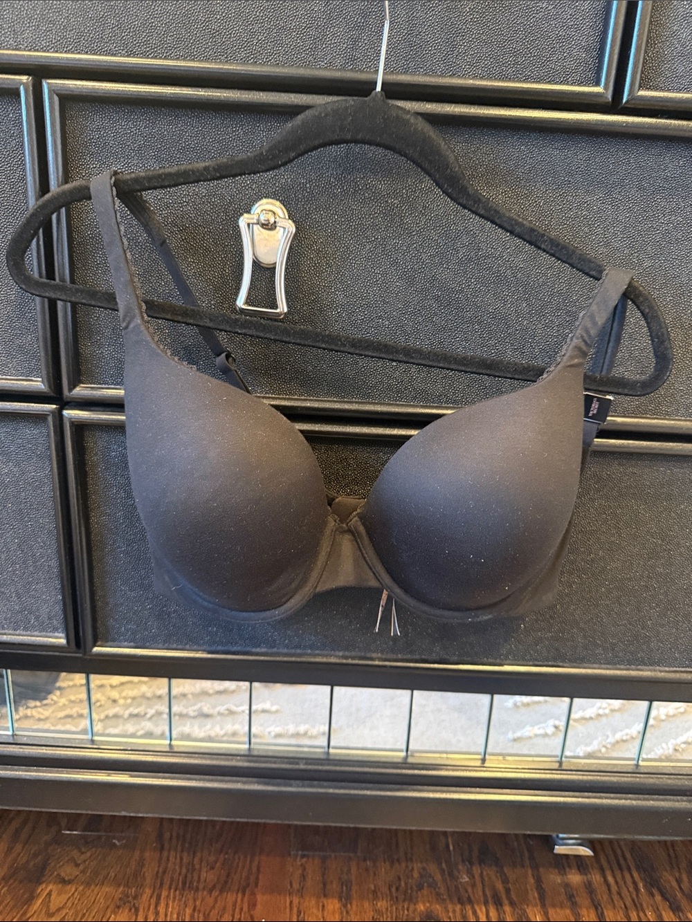 Victoria's Secret Padded Bra. Body by Victoria. Perfect shape multiway 34DDD